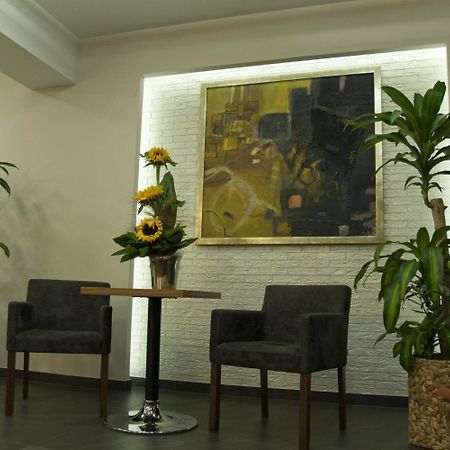 Hotel Vis A Vis Olesnica  Bagian luar foto