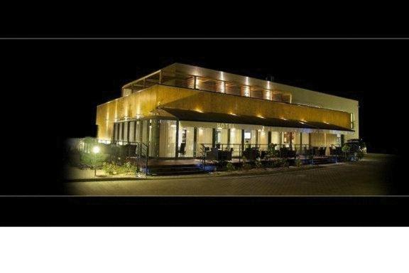Hotel Vis A Vis Olesnica  Bagian luar foto