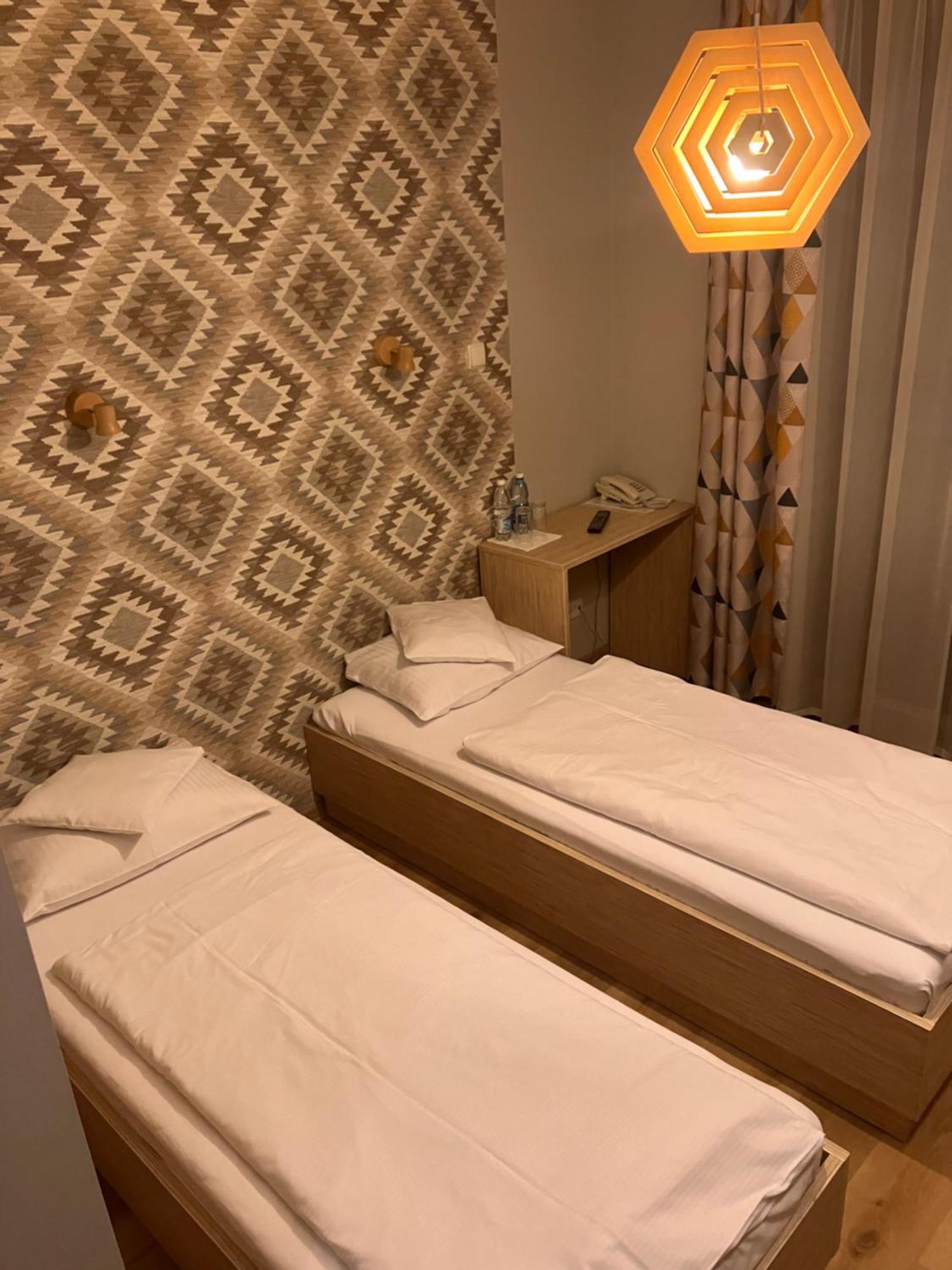 Hotel Vis A Vis Olesnica  Bagian luar foto